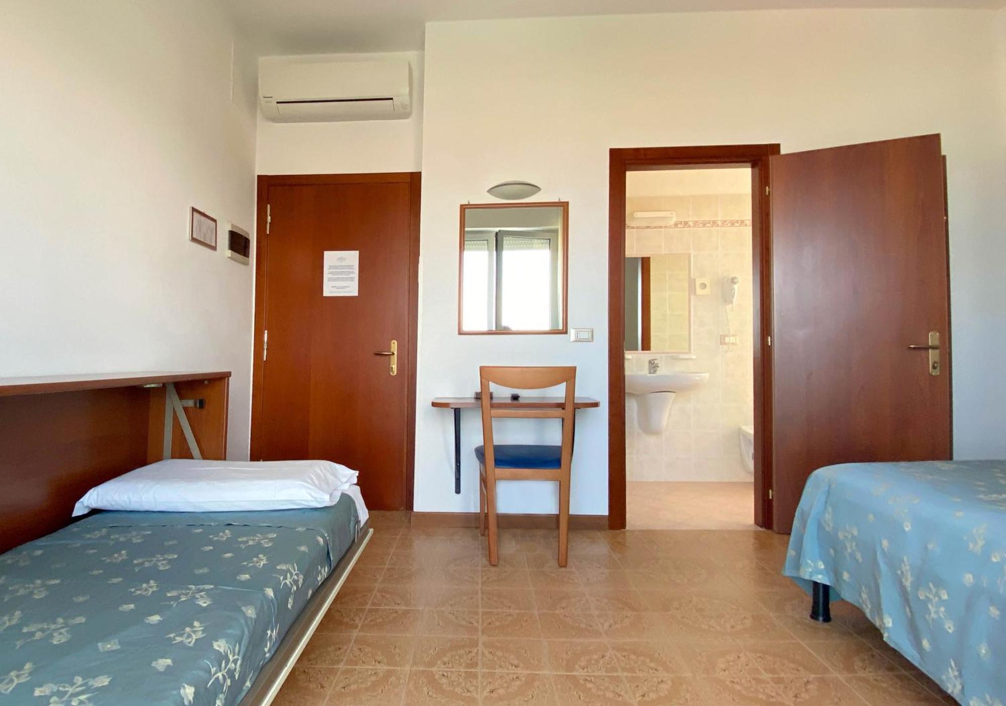 סניגליה Hotel Sayonara מראה חיצוני תמונה