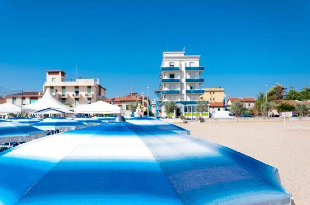 סניגליה Hotel Sayonara מראה חיצוני תמונה