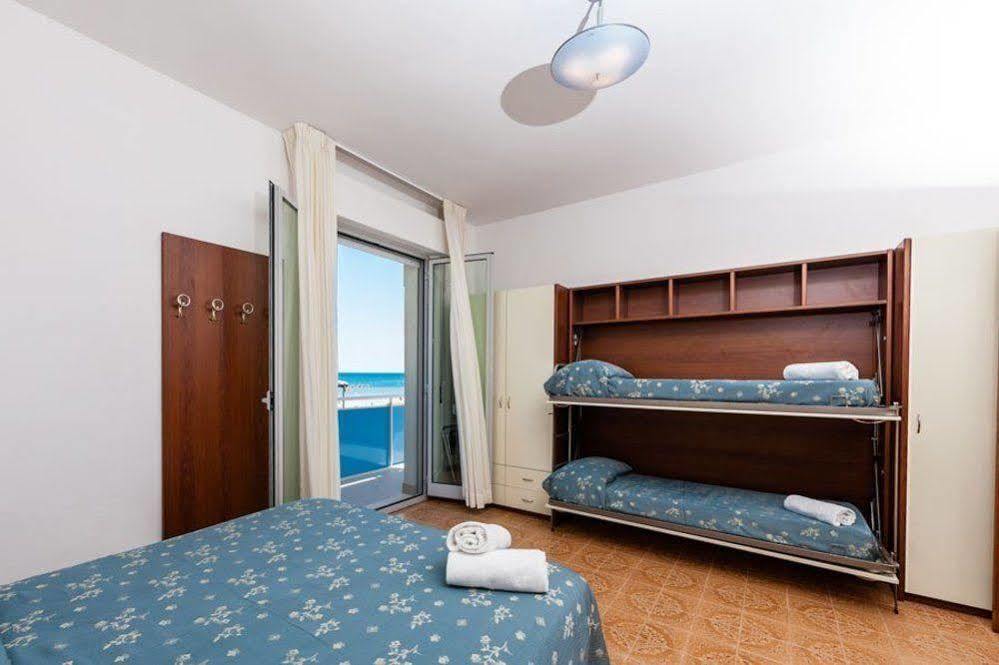 סניגליה Hotel Sayonara מראה חיצוני תמונה