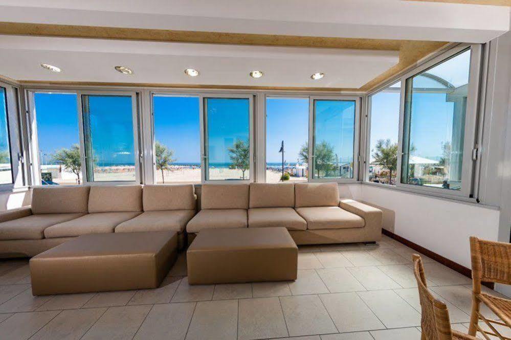 סניגליה Hotel Sayonara מראה חיצוני תמונה